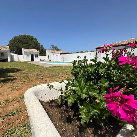 Andaluz Con Piscina Holiday home